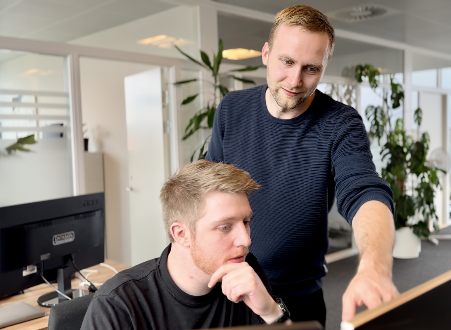 Andreas og Michael snakker om projekt